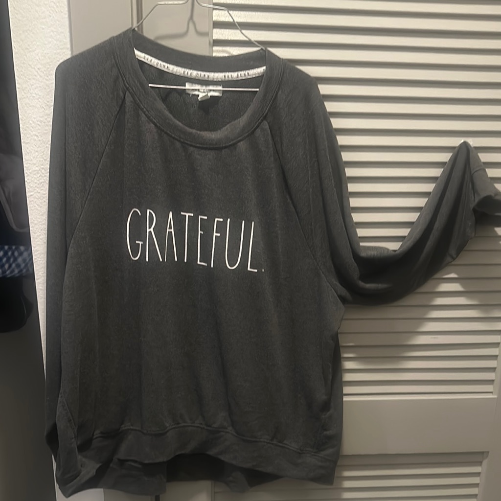 Charcoal 'Grateful' Pullover